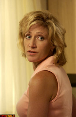   / Edie Falco 